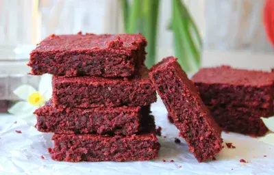 Brownies de betarraga y Nesquik® sin azúcar añadida Brownies de betarraga y Nesquik® sin azúcar añadida