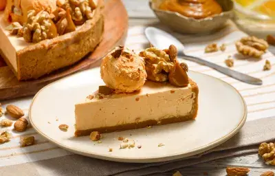 Tarta helada de lúcuma manjar con frutos secos Tarta helada de lúcuma manjar con frutos secos