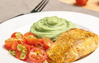Salmón al Sartén con Puré de Espinacas Salmón al Sartén con Puré de Espinacas