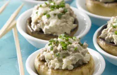 Champiñones rellenos con Carne a la Crema Champiñones rellenos con Carne a la Crema