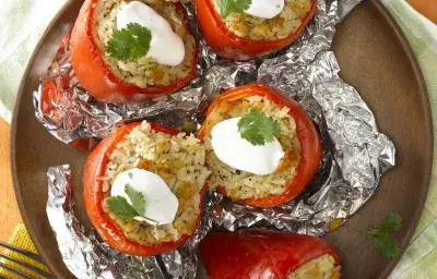 Pimenton Relleno con Pavo y Salsa de Ajo Pimenton Relleno con Pavo y Salsa de Ajo