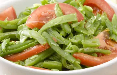 Ensalada de Tomates con Porotos Verdes Ensalada de Tomates con Porotos Verdes