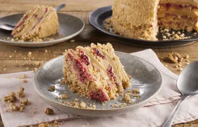 Torta de caluga manjar y nuez