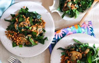 Ensalada de espinaca, champiñón y lentejas