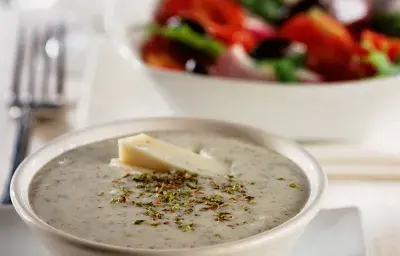 Salsa de Yoghurt con Queso de Cabra Salsa de Yoghurt con Queso de Cabra