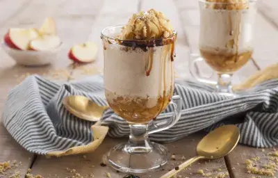 Copa helada de manzana y caramelo Copa helada de manzana y caramelo