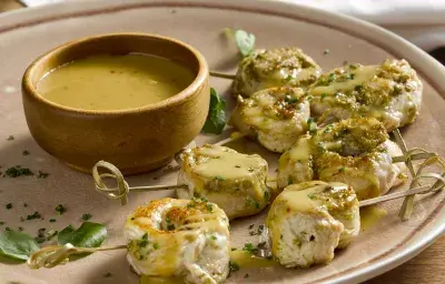 Rollitos de Pollo con Salsa Agridulce Rollitos de Pollo con Salsa Agridulce