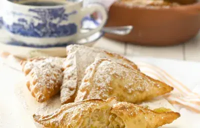 Empanaditas de plátano y manzana Empanaditas de plátano y manzana