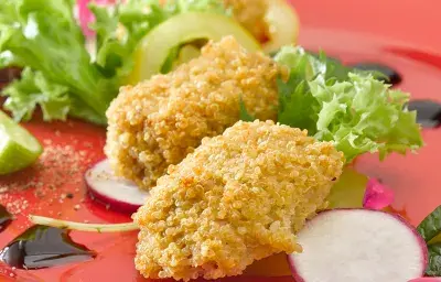 Pollo Apanado En Quínoa con Reducción de Acceto Pollo Apanado En Quínoa con Reducción de Acceto