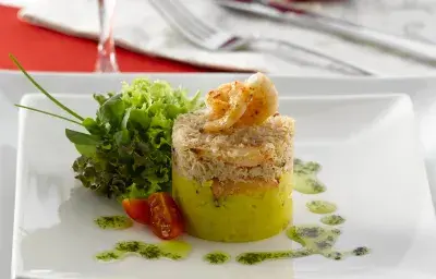Pastelera Fría con Jaiba y Aceite de Cilantro Pastelera Fría con Jaiba y Aceite de Cilantro