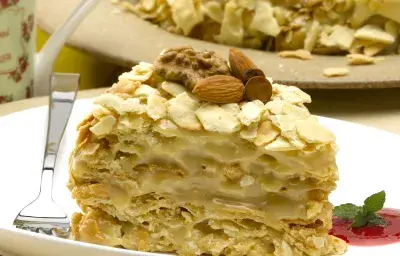 Torta Artesanal de Hojarasca con Manjar Casero Torta Artesanal de Hojarasca con Manjar Casero