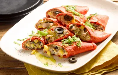 Panqueques de pimiento con crema de verduras y jamón Panqueques de pimiento con crema de verduras y jamón