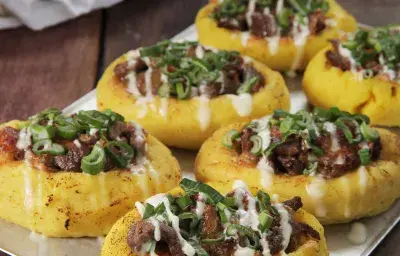 Papas rellenas con Carne picante y Mozzarella Papas rellenas con Carne picante y Mozzarella