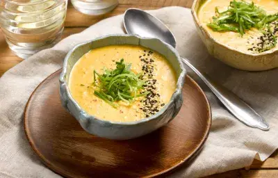 Crema de zanahoria, puerro y papas asadas Crema de zanahoria, puerro y papas asadas