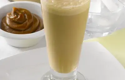 SMOOTHIE DE MANJAR PLÁTANO SMOOTHIE DE MANJAR PLÁTANO