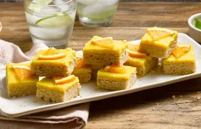Cuadritos especiados con cobertura de naranja Cuadritos especiados con cobertura de naranja