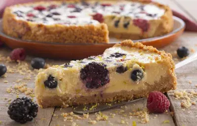 Kuchen de yoghurt y berries