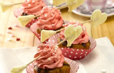 Cupcakes de Manjar Con Chips de Chocolate Cupcakes de Manjar Con Chips de Chocolate