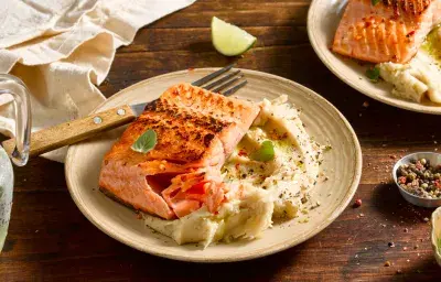 Trucha al limón con puré de coliflor asada