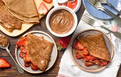 Panqueque doble Chocolate y Frutas Panqueque doble Chocolate y Frutas
