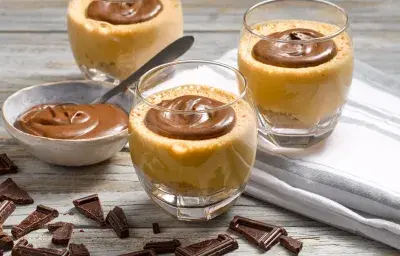 Espuma de manjar y chocolate Espuma de manjar y chocolate