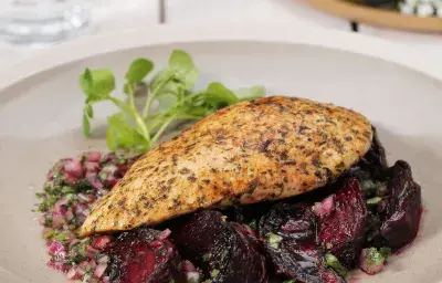 Betarragas Asadas con Pollo a las Finas Hierbas Betarragas Asadas con Pollo a las Finas Hierbas