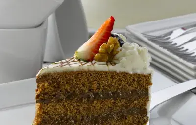 Torta de Chocolate Cremoso y Chantilly Torta de Chocolate Cremoso y Chantilly