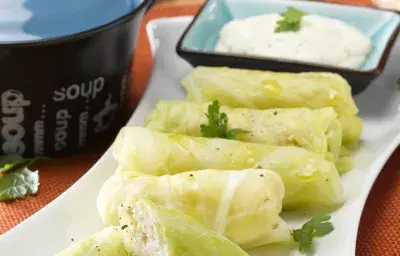 Rollitos de Repollo con Cous-Cous y Pollo Rollitos de Repollo con Cous-Cous y Pollo