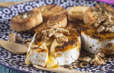 Queso Camembert Asado al Sartén Queso Camembert Asado al Sartén