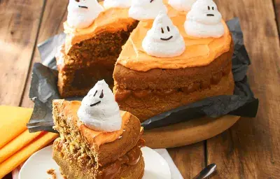 Torta de Zanahoria con Fantasmas Halloween Torta de Zanahoria con Fantasmas Halloween