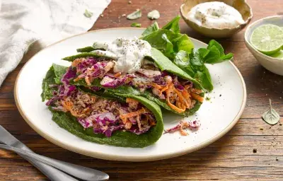 Panqueques integrales de Espinaca relleno de Coleslaw y Atún Panqueques integrales de Espinaca relleno de Coleslaw y Atún