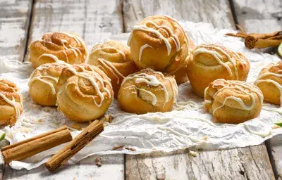 Rollitos dulces con crema de Limón Rollitos dulces con crema de Limón