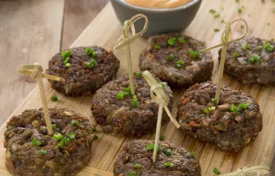 Mini Croquetas de Champiñon con salsa Barbacoa
