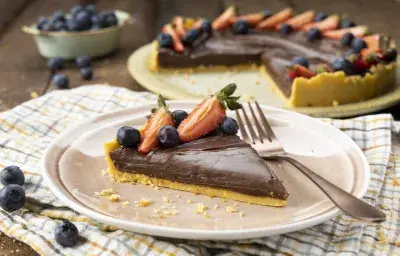 Tarta cremosa de trencito y manjar Tarta cremosa de trencito y manjar