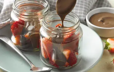 Frutilla con crema de chocolate sin lactosa
