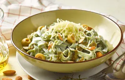 Fetuccini de espinaca a la crema sin lactosa
