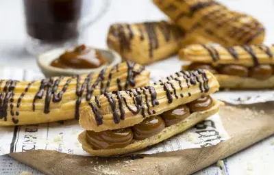 Eclaire relleno de manjar