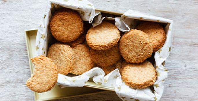 Caja con galletas sin gluten de coco Caja con galletas sin gluten de coco