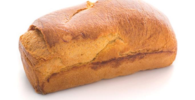 El pan sin gluten se prepara con otras harinas que no son de trigo. Un pan sin gluten.
