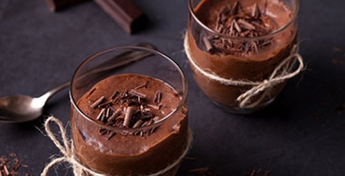 Dos mousses de chocolate, una receta muy famosa al pensar en postres. Dos mousses de chocolate, una receta muy famosa al pensar en postres.