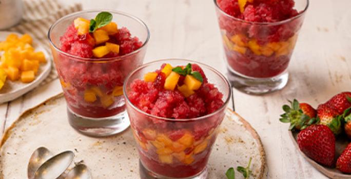 Vasitos de mango y fresa receta de postres balanceados Vasitos de mango y fresa receta de postres balanceados