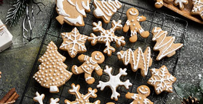 Galletas de jengibre de diferentes formas Galletas de jengibre de diferentes formas