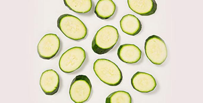 Rodajas de zapallo italiano verde Rodajas de zapallo italiano verde