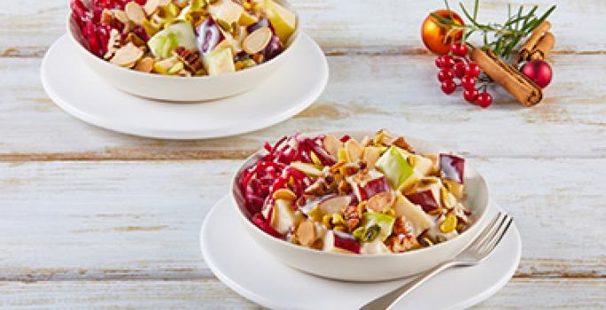 Ensalada de manzana comida típica navideña en México Ensalada de manzana comida típica navideña en México