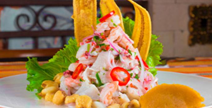 El ceviche, un clásico de Perú, aparece con frecuencia en los libros de cocina. Ceviche al estilo peruano, un clásico en los libros de cocina.