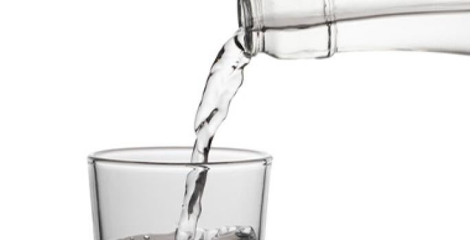 El agua es fundamental para preparar una masa madre. El agua es fundamental para preparar una masa madre.