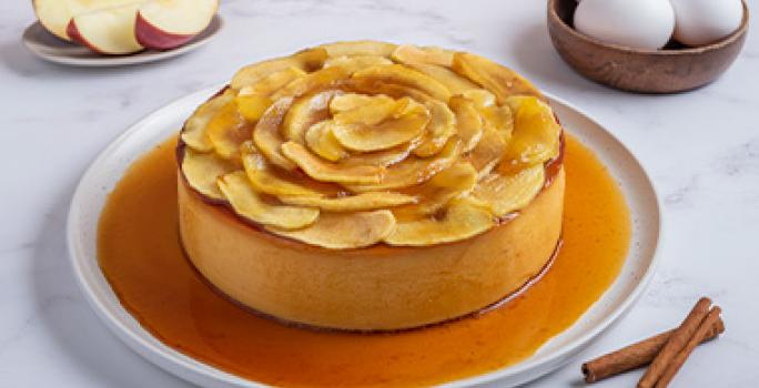 Postre con manzana y flan de caramelo Postre con manzana y flan de caramelo