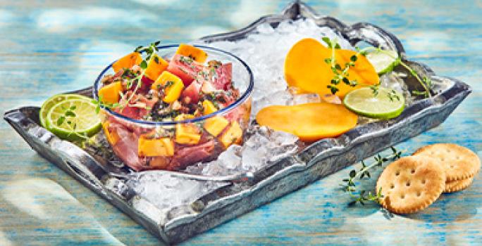 Algunos ceviches tienen frutas, por ejemplo, recetas con mango. Ceviche de atún con mango, una receta fabulosa para mezclar sabores.