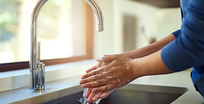 Usar agua para lavar manos cocina ecológica Usar agua para lavar manos cocina ecológica