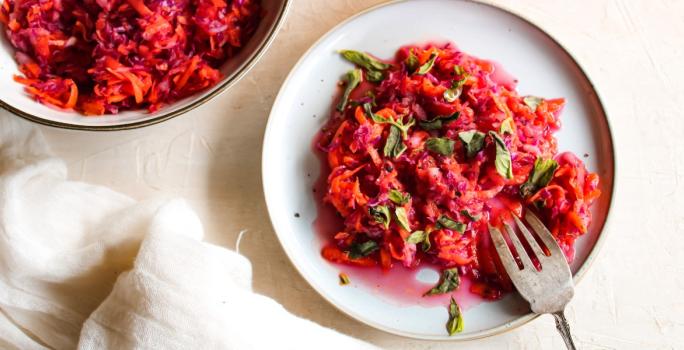 Ensalada de zanahoria, rábano blanco repollo morado